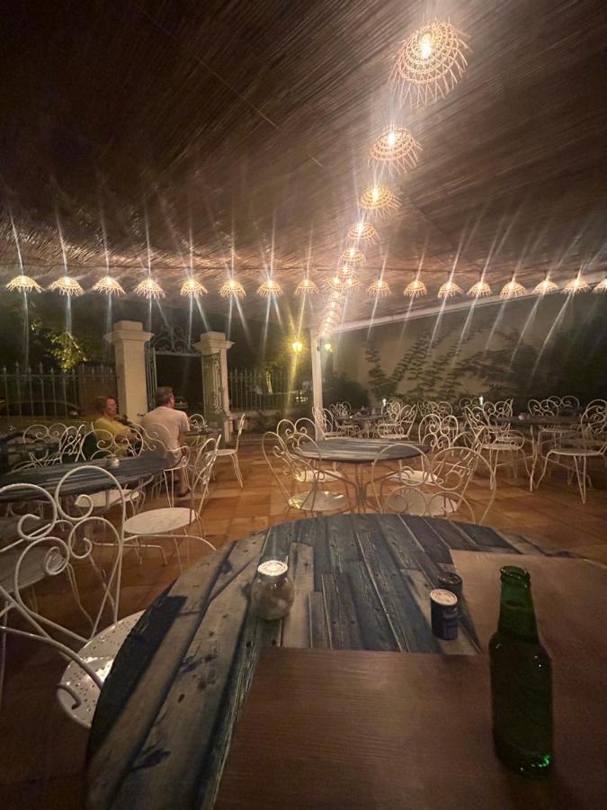 Le Patio De Fabio Hotel Bollène Eksteriør billede